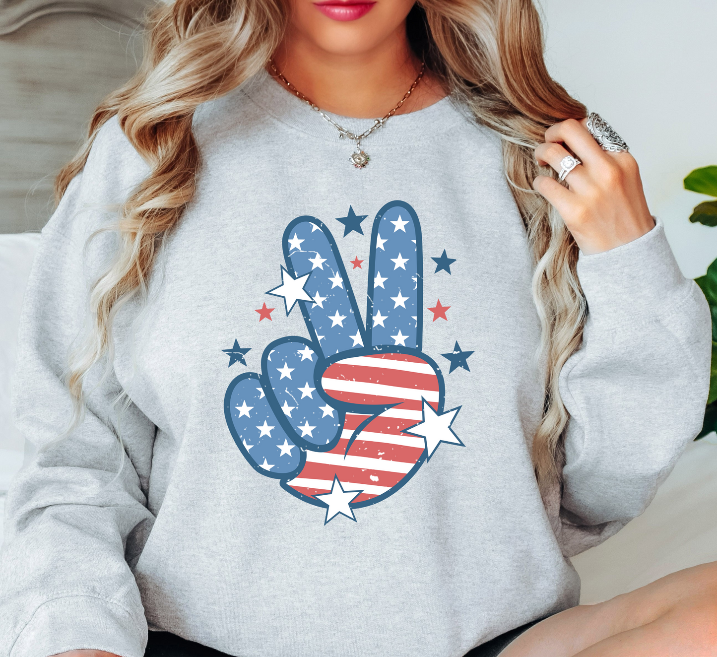 USA Peace Hand Sweatshirt | Stars and Stripes Collection | Unique Gifts for Family and Friends