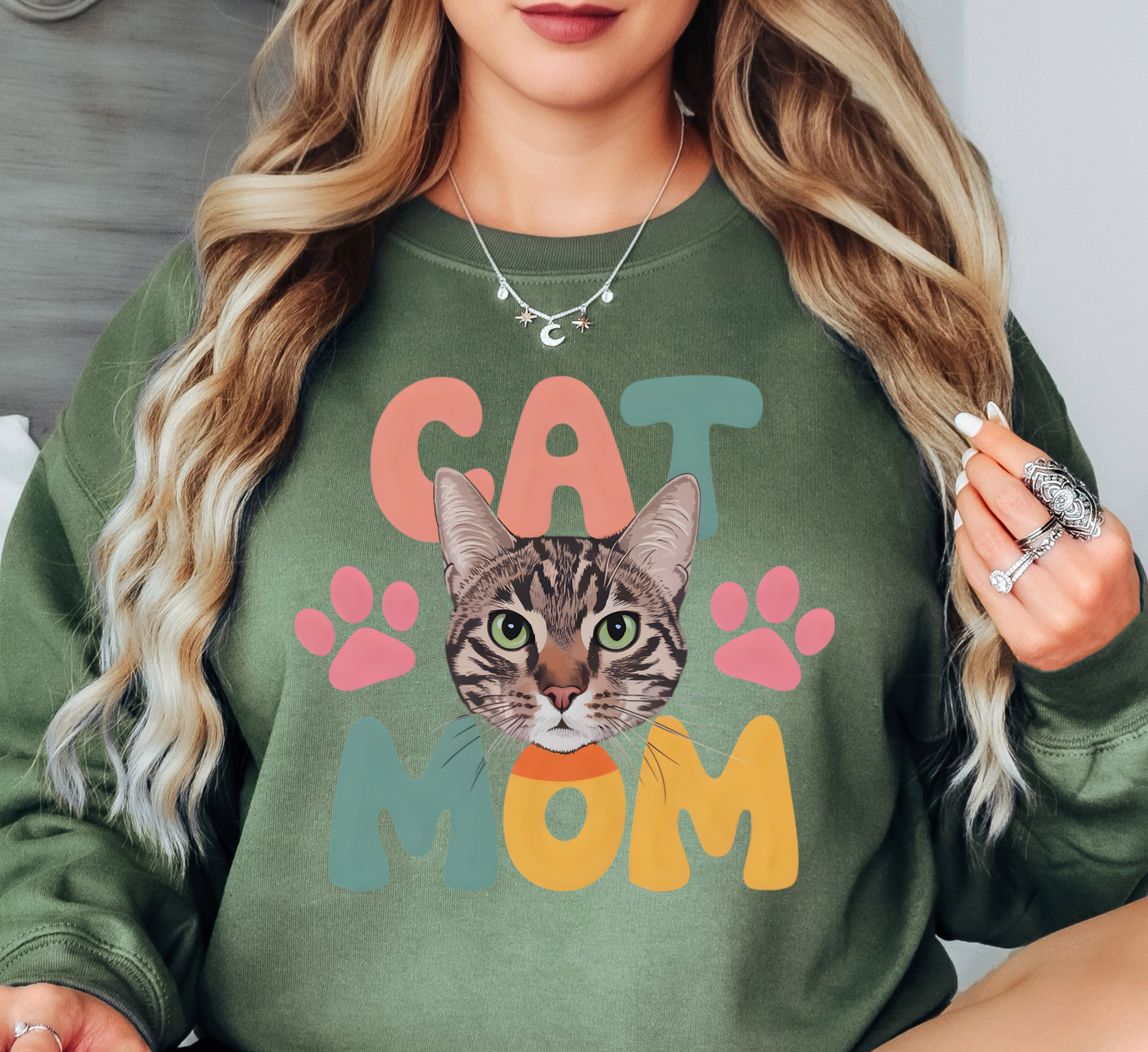 Cat Mom Love Sweatshirt | Pawsitive Vibes Collection | Unique Gifts for Family and Friends