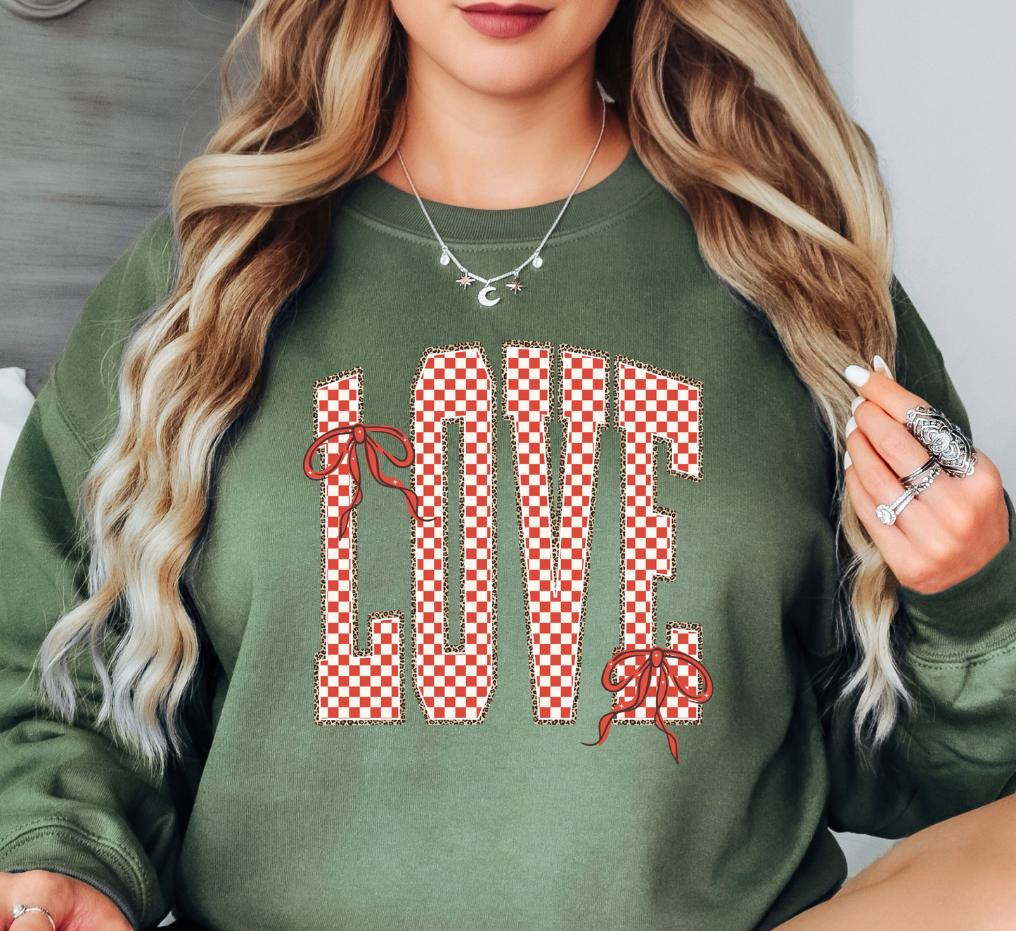 Retro Checkered Love Sweatshirt | XoXo Love Collection | Unique Gifts for Family Friends