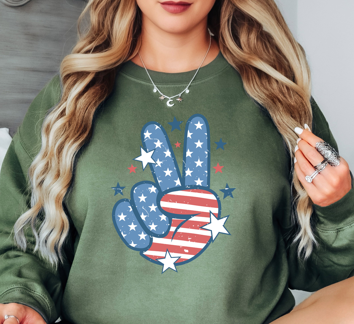 USA Peace Hand Sweatshirt | Stars and Stripes Collection | Unique Gifts for Family and Friends